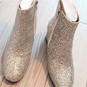 (S-4563) Women's Silver Boots Sz 36 (5.5)